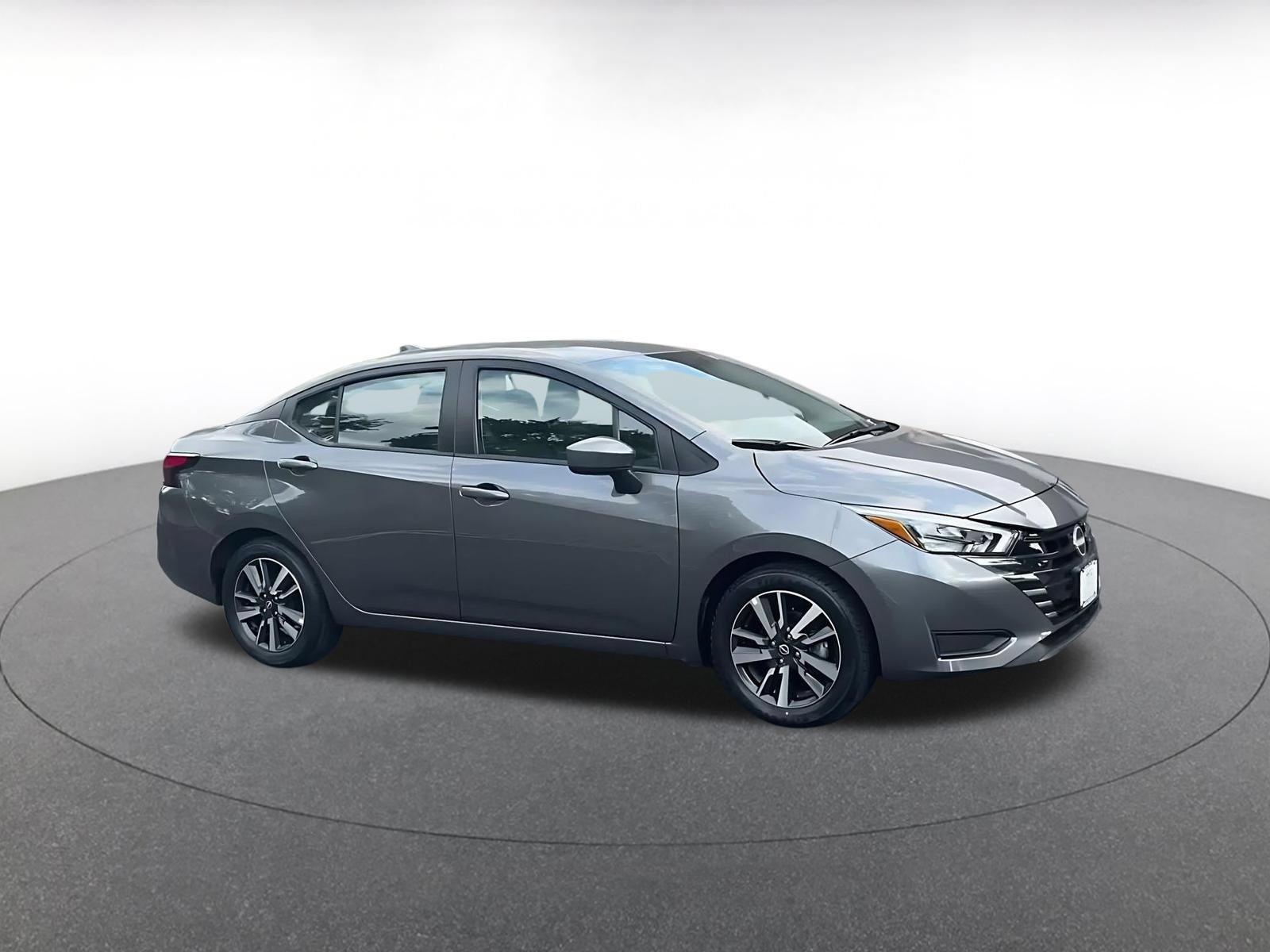 Used 2025 Nissan Versa SV FWD image 2