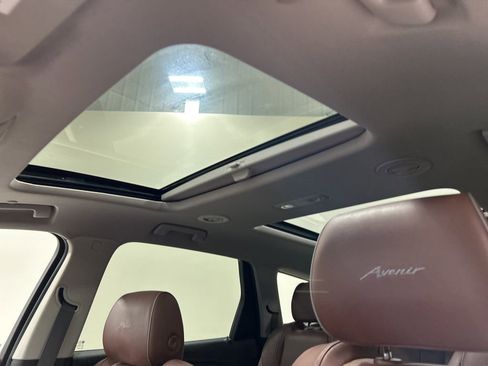 Used 2021 Buick Enclave Avenir w/ Avenir Technology Package image 26