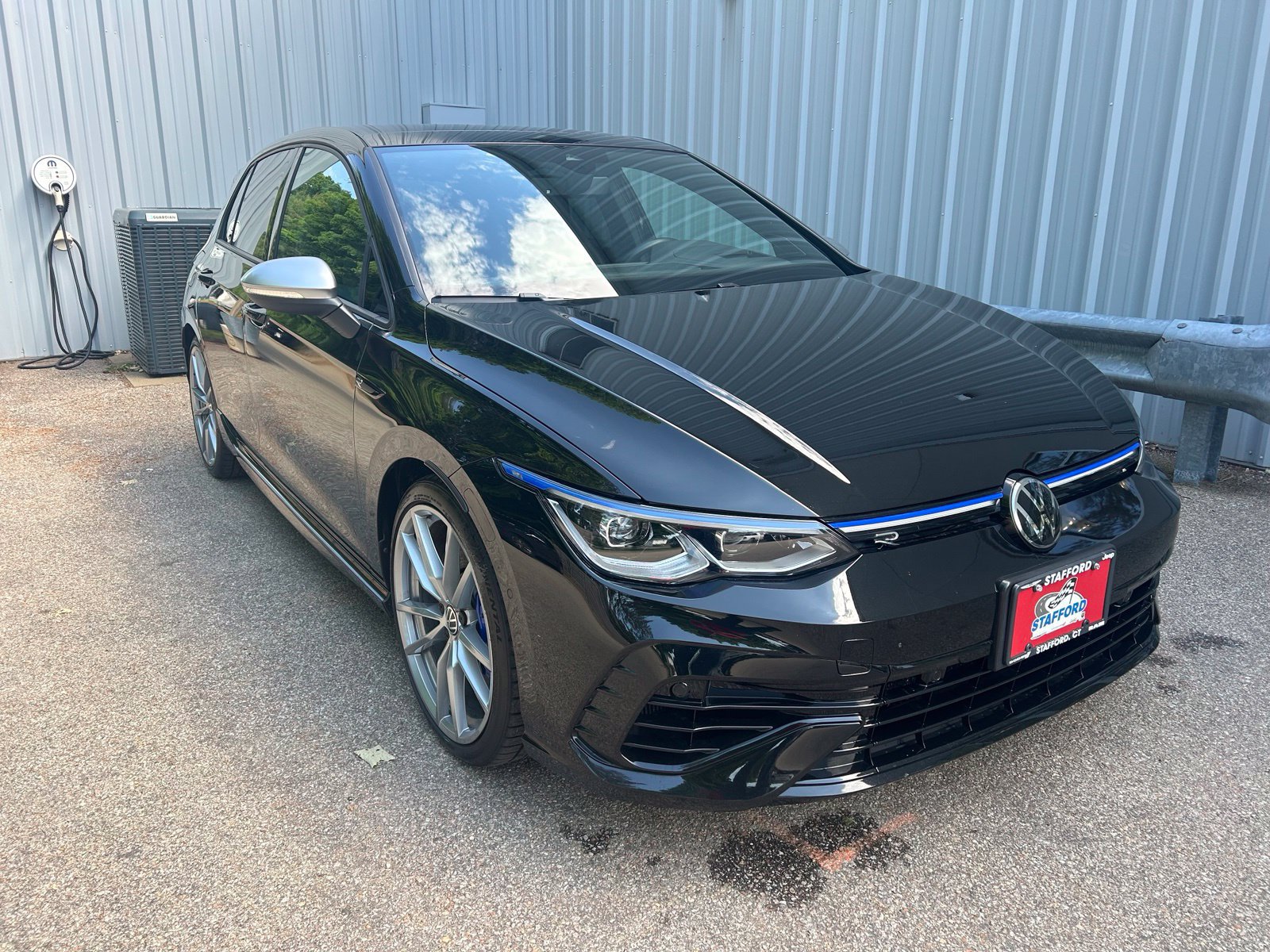 Used 2024 Volkswagen Golf R AWD/4WD image 3