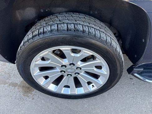 Used 2019 Cadillac Escalade Luxury image 18