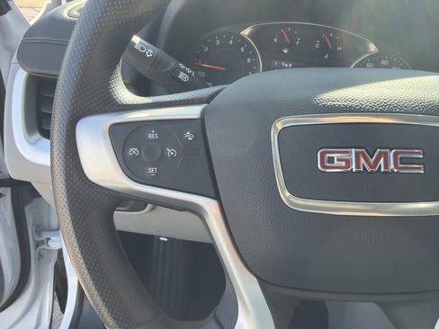 Used 2023 GMC Terrain SLE w/ Driver Convenience Package image 26