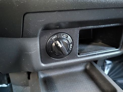 Used 2008 Nissan Frontier SE w/ SE Value Truck Pkg image 24