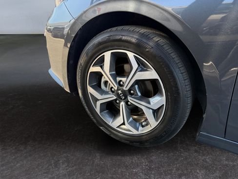 Used 2021 Kia Forte LXS FWD image 15