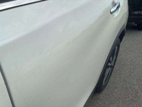 Used 2017 Nissan Rogue SL w/ SL Premium Package image 18