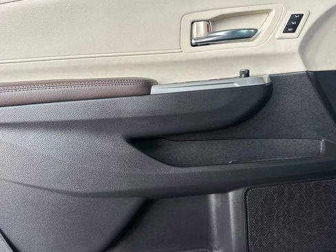 Certified 2024 Toyota Sienna Platinum image 13