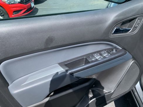 Used 2020 Chevrolet Colorado Z71 AWD/4WD image 18