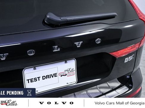 Certified 2023 Volvo XC60 B5 Plus w/ Climate Package image 38