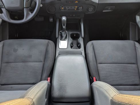 Used 2022 Nissan Frontier SV image 19
