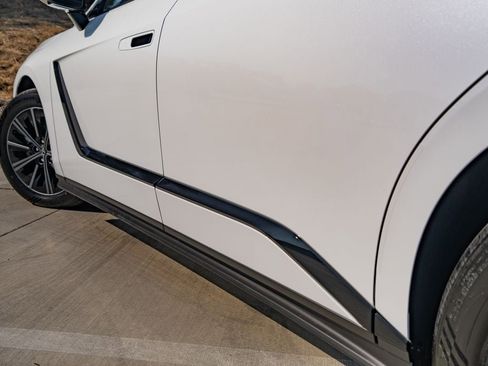 New 2026 Lexus ES 350e FWD image 9