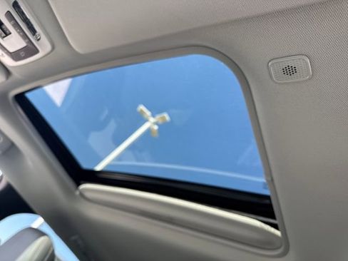 New 2026 Toyota Sienna XLE image 16