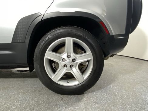 Used 2020 Land Rover Defender 110 SE image 35