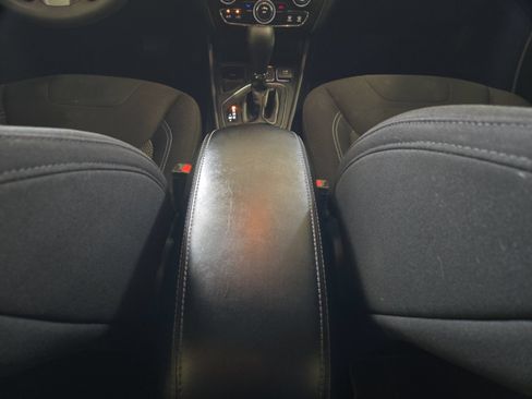 Used 2020 Jeep Cherokee Latitude FWD image 21