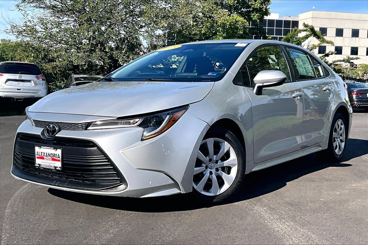 Used 2023 Toyota Corolla LE FWD image 1
