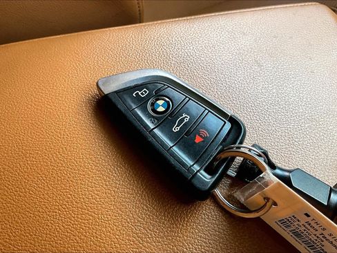 Used 2023 BMW 330i Sedan w/ M Sport Package image 14