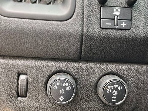 Used 2020 Chevrolet Colorado ZR2 w/ Colorado ZR2 Bison Edition AWD/4WD image 12