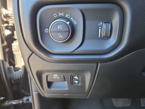 Certified 2022 RAM 1500 Big Horn AWD/4WD image 31