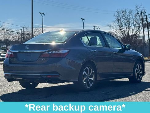 Used 2017 Honda Accord EX-L image 10