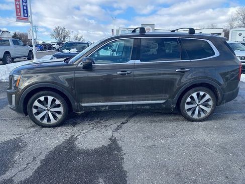 Used 2022 Kia Telluride S image 3