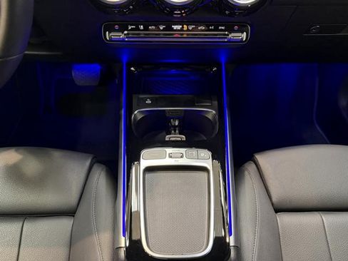 Used 2025 Mercedes-Benz GLB 250 image 15