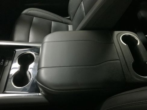 Used 2025 Chevrolet Suburban Z71 AWD/4WD image 44