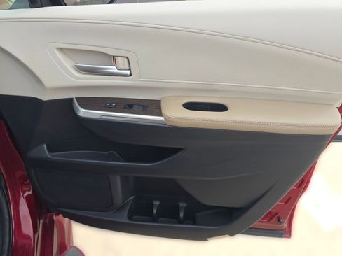 Used 2022 Toyota Sienna XLE w/ XLE Plus Package image 16