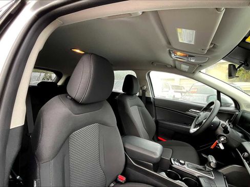 Used 2023 Kia Sportage LX image 21