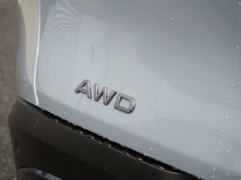 Used 2025 Nissan Murano SL image 12