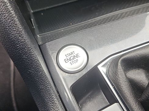 Certified 2023 Volkswagen Tiguan SE R-Line AWD/4WD image 17