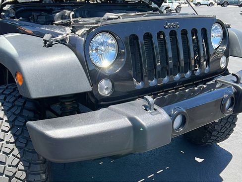 Used 2017 Jeep Wrangler Sport AWD/4WD image 11