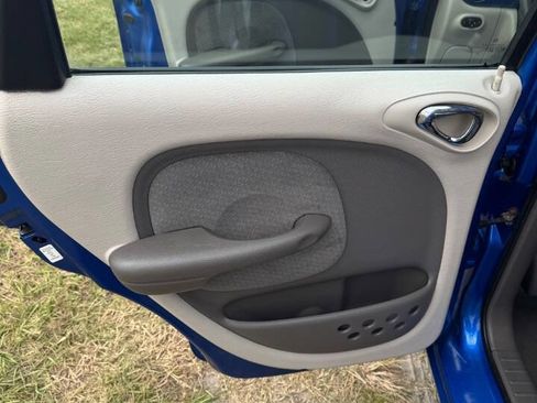 Used 2005 Chrysler PT Cruiser Touring image 14