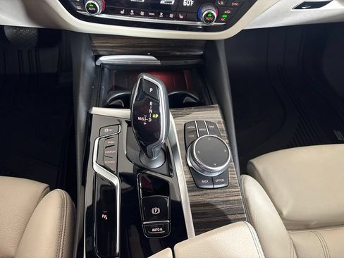 Certified 2022 BMW 530i w/ Premium Package RWD image 13