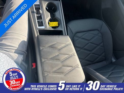 Used 2024 Volkswagen Atlas SE AWD/4WD image 19
