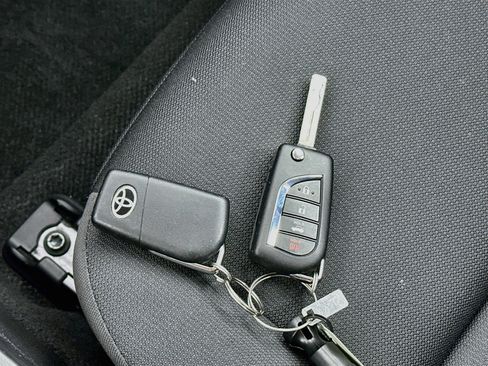 Used 2025 Toyota Corolla LE FWD image 24