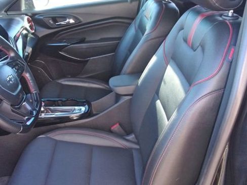 Used 2024 Chevrolet Trax RS w/ Sunroof Package image 26