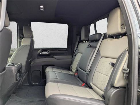 Used 2024 Chevrolet Silverado 2500 ZR2 image 19