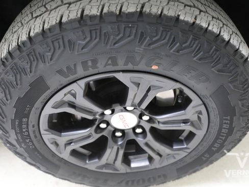 Used 2024 GMC Canyon Elevation RWD image 30