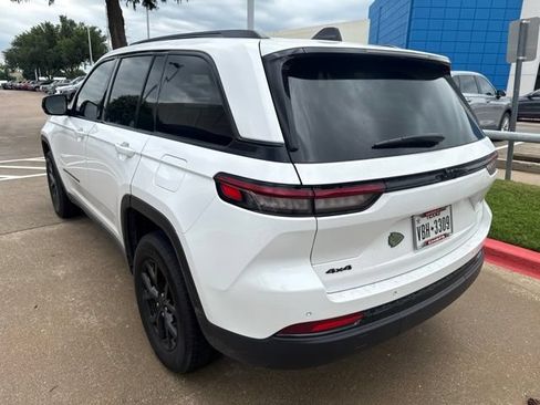 Used 2024 Jeep Grand Cherokee Altitude AWD/4WD image 5