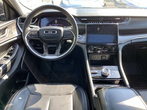Used 2021 Jeep Grand Cherokee L Limited AWD/4WD image 9