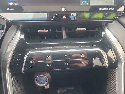 Used 2022 Toyota Venza Limited image 23