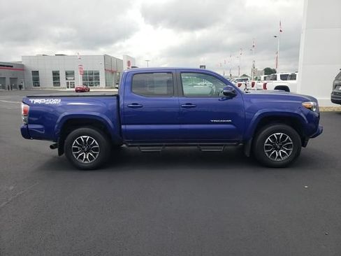 Used 2023 Toyota Tacoma TRD Sport AWD/4WD image 4