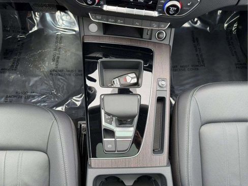 Used 2022 Audi Q5 2.0T Premium image 16