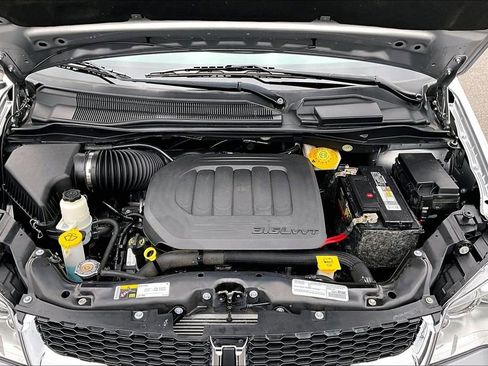 Used 2020 Dodge Grand Caravan SXT FWD image 10