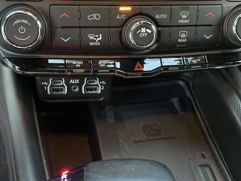 Used 2022 Dodge Durango R/T w/ Blacktop Package image 29