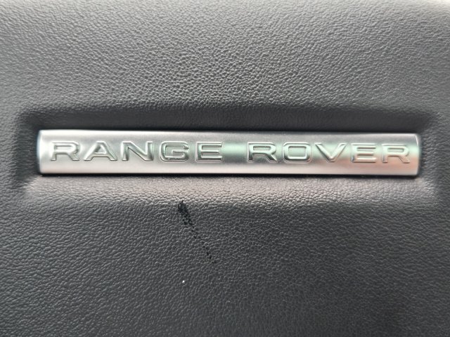 Used 2020 Land Rover Range Rover Evoque SE AWD/4WD image 32