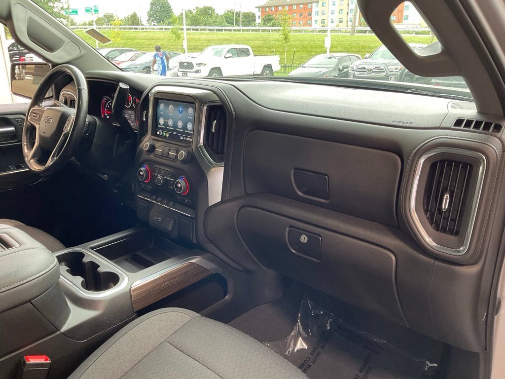 Used 2022 Chevrolet Silverado 1500 LT Trail Boss w/ Bed Protection Package AWD/4WD image 18