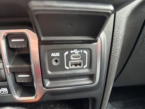 New 2026 Jeep Wrangler Unlimited Sahara AWD/4WD image 23