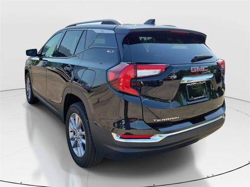 Used 2024 GMC Terrain SLT AWD/4WD image 3