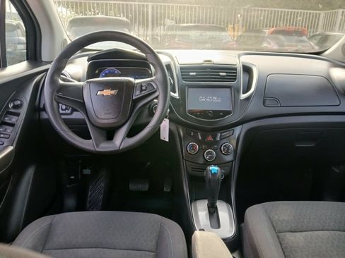 Used 2016 Chevrolet Trax LS FWD image 12