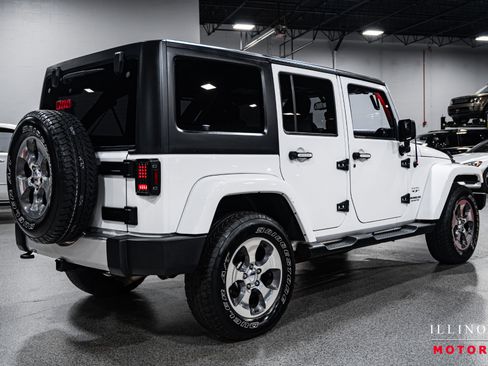 Used 2016 Jeep Wrangler Unlimited Sahara image 5