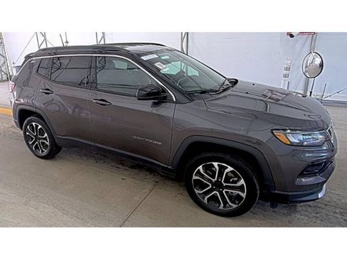 Used 2023 Jeep Compass Limited AWD/4WD image 3